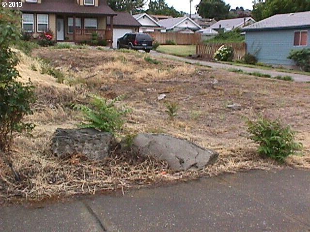 1418 E 9th St, the Dalles, OR 97058 - photo 1