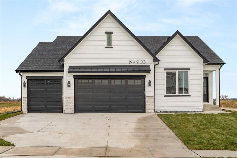 903 Spruce St, Norwalk, IA 50211 - photo 1