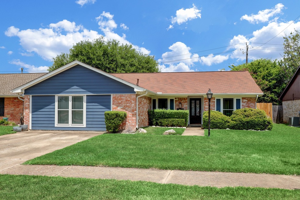 5034 Mary Lou Dr, Houston, TX 77092 - photo 1