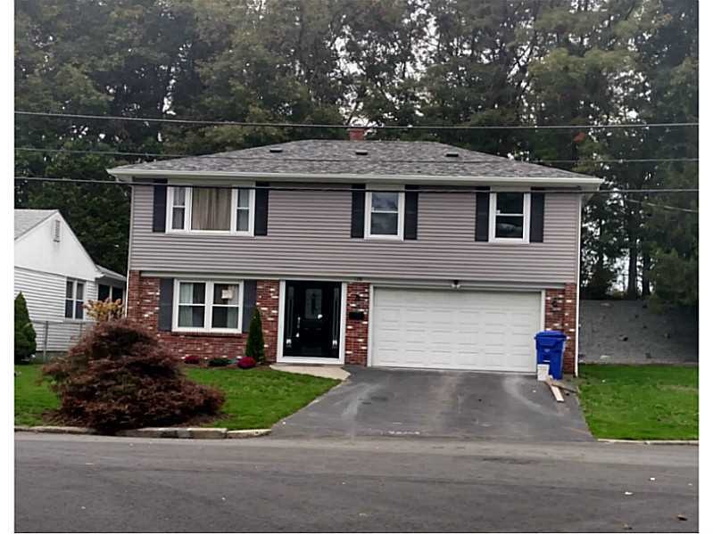 128 Crest Dr, Pawtucket, RI 02861 - photo 1