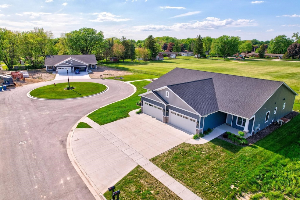 4070 Woodburn Ct unit 1, Saginaw, MI 48603 - photo 1