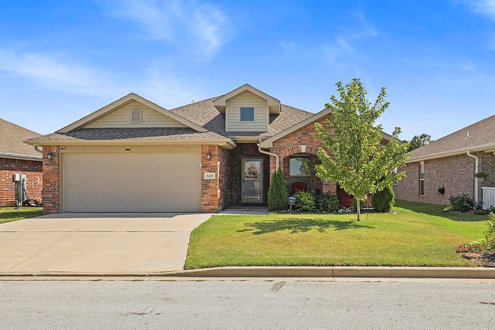 3418 Emilee Ruth Cir, Joplin, MO 64804 - photo 1