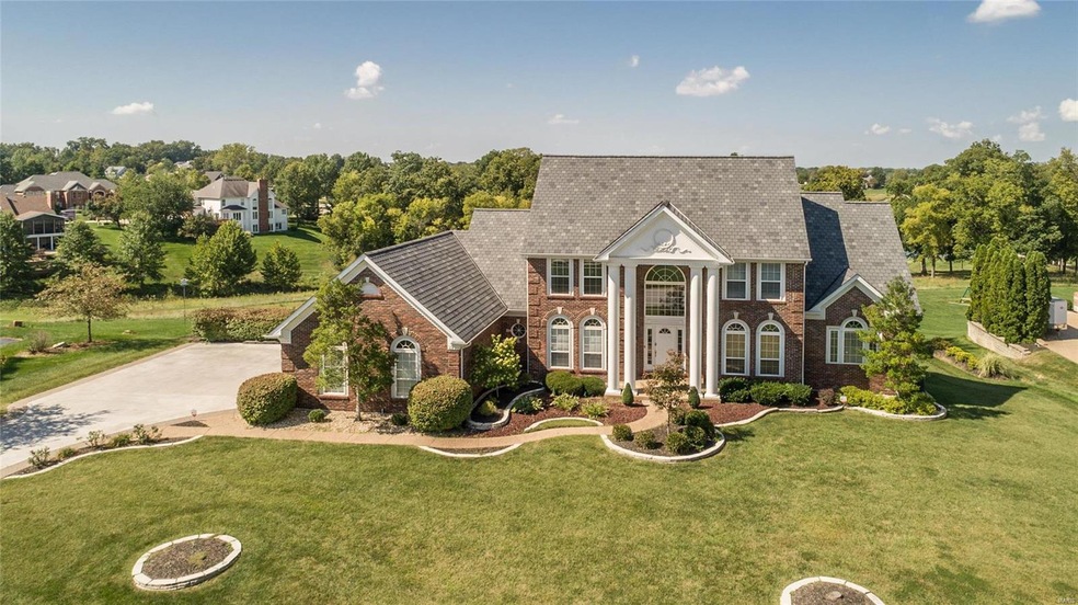 Welcome to 709 Hillenkamp Drive!