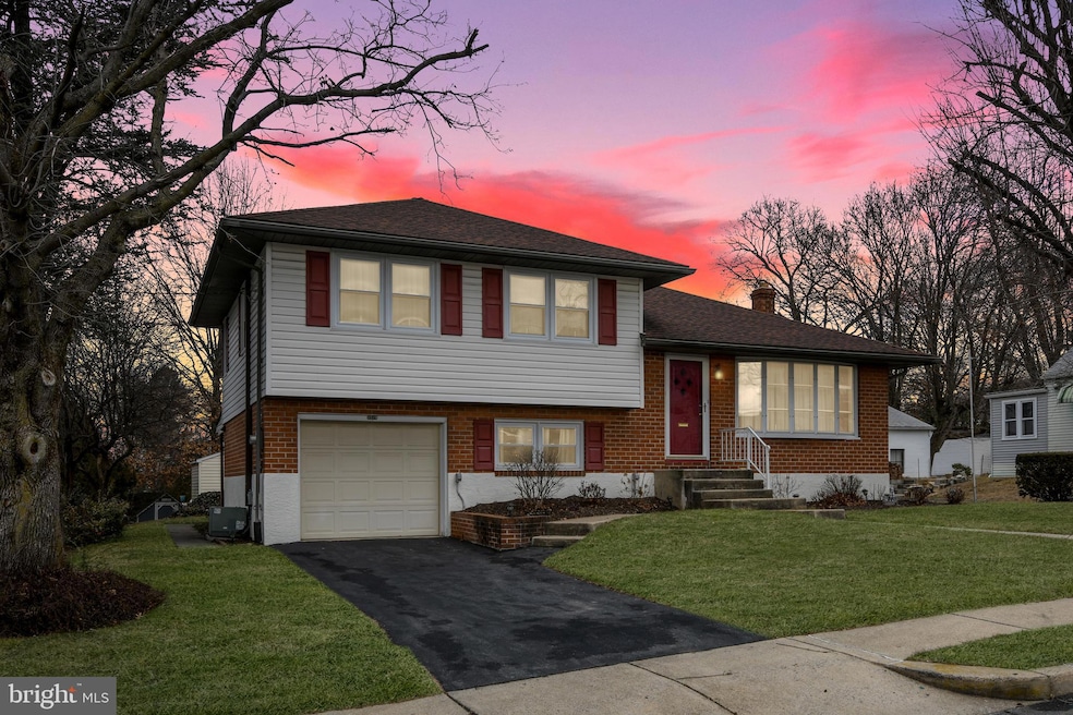 1519 Duke St, Reading, PA 19605 - photo 1