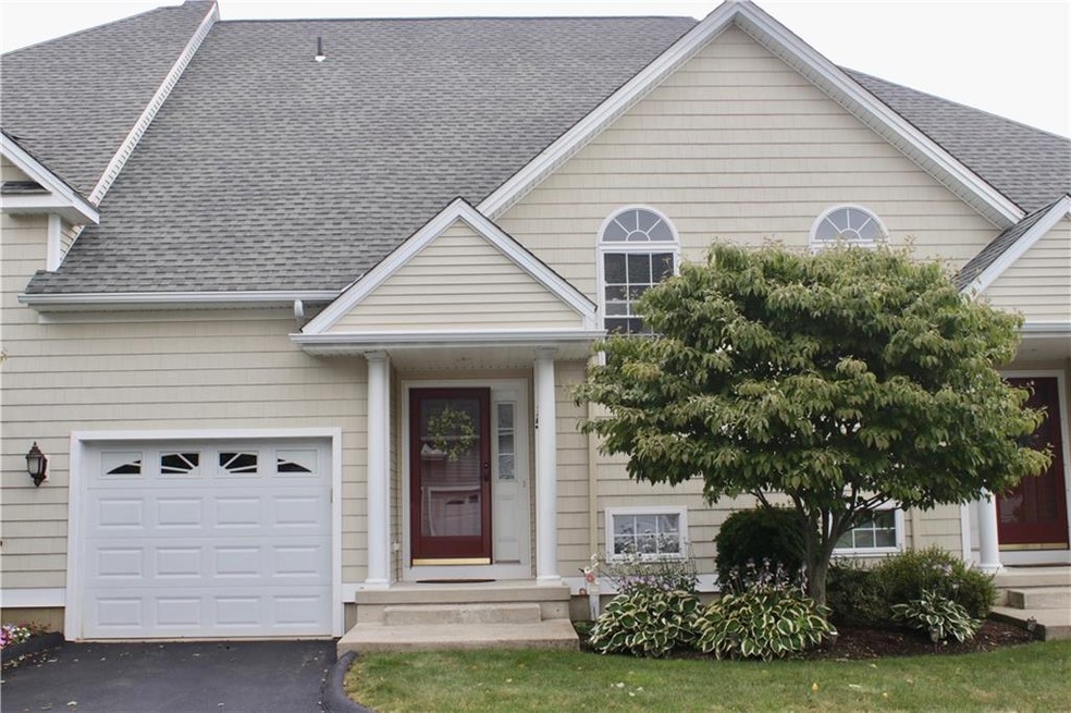 Beautiful Townhouse with 1 car garage