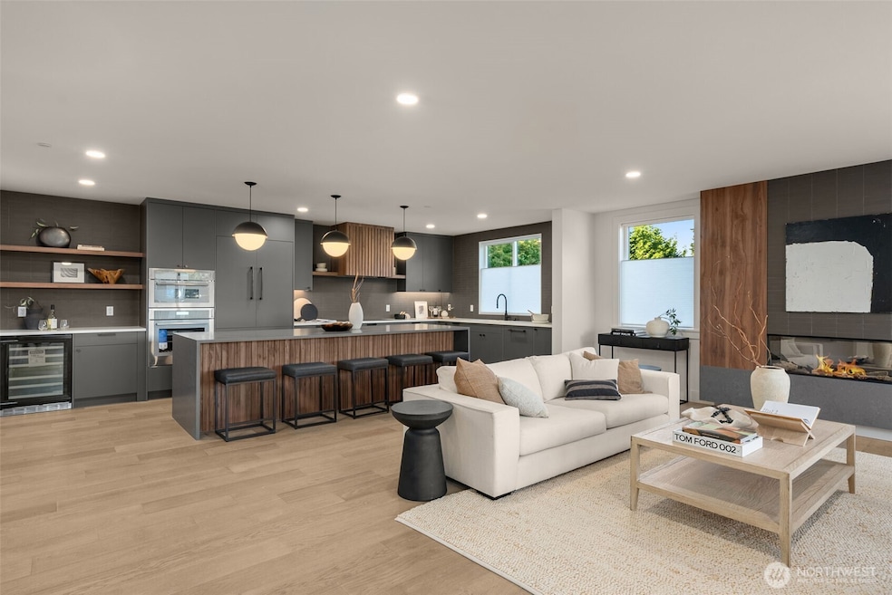 For Sale $2,795,000 • Co-Listing Agent