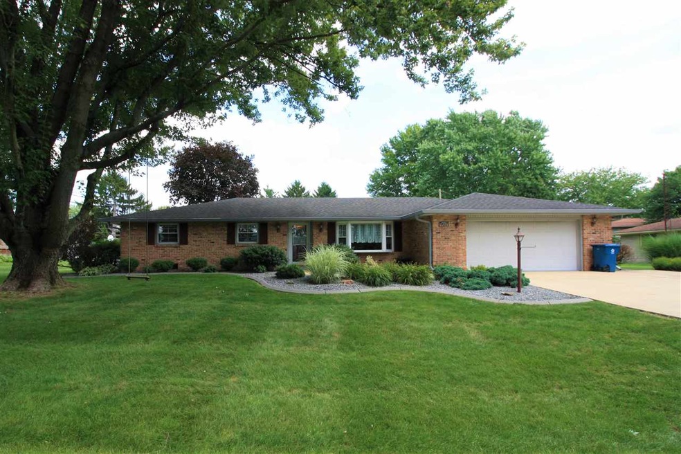 902 Crescent Dr, Kokomo, IN 46901 - photo 1