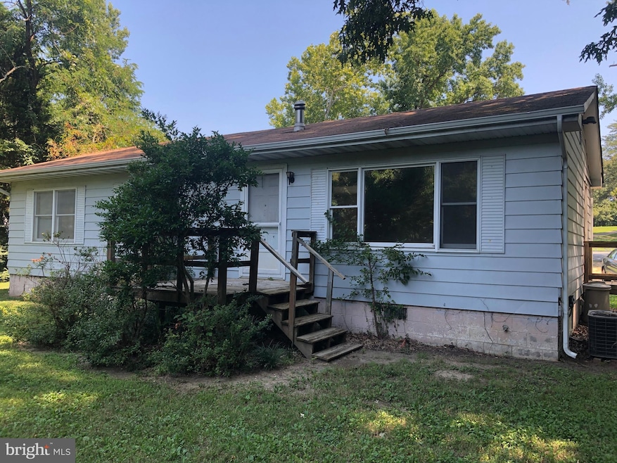 23539 Mervell Dean Rd, Hollywood, MD 20636 - photo 1