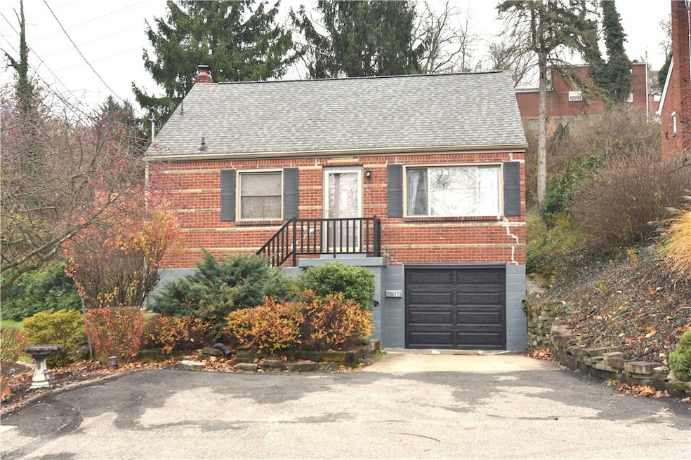 338 Skyview Dr, West Mifflin, PA 15122 - photo 1