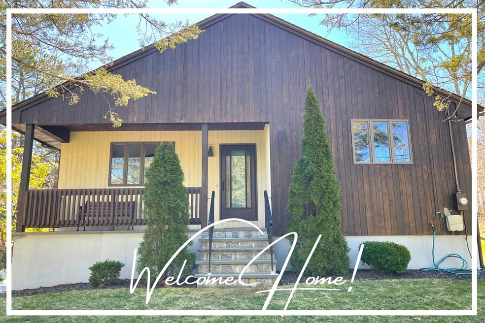 4 Pleasantview Ave, Mattapoisett, MA 02739 - photo 1