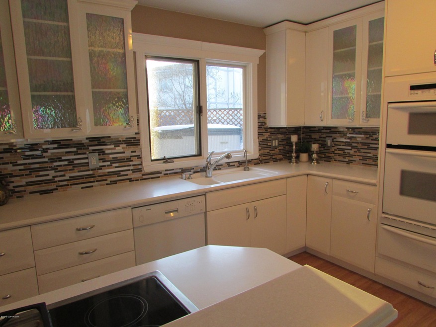under cabinet lighting