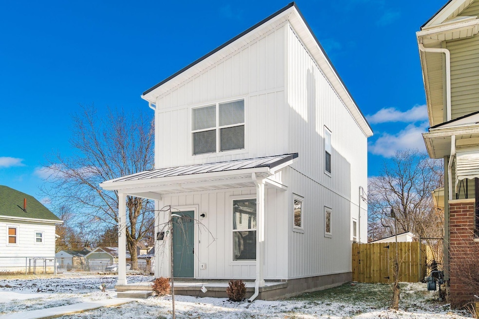 001_5_i 172 Whitethorne 066-2