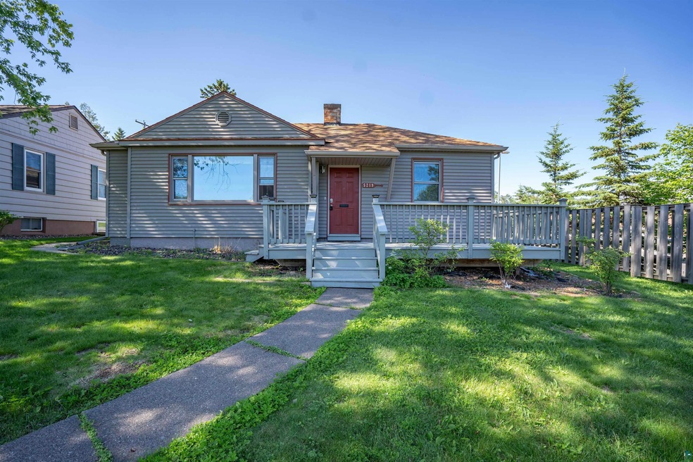 5219 Oneida St, Duluth, MN 55804 - photo 1