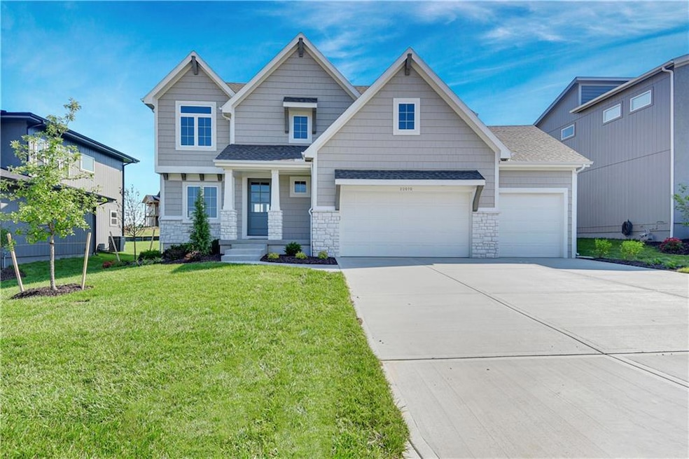 22070 W 100th Terrace, Lenexa, KS 66220 - photo 1