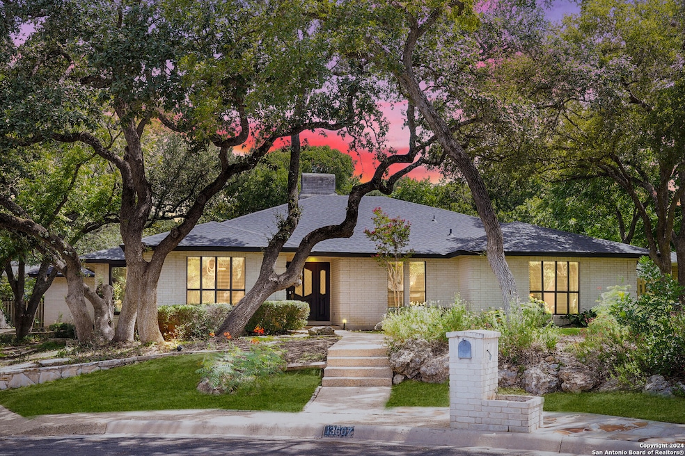 13607 Bluffcircle, San Antonio, TX 78216 - photo 1