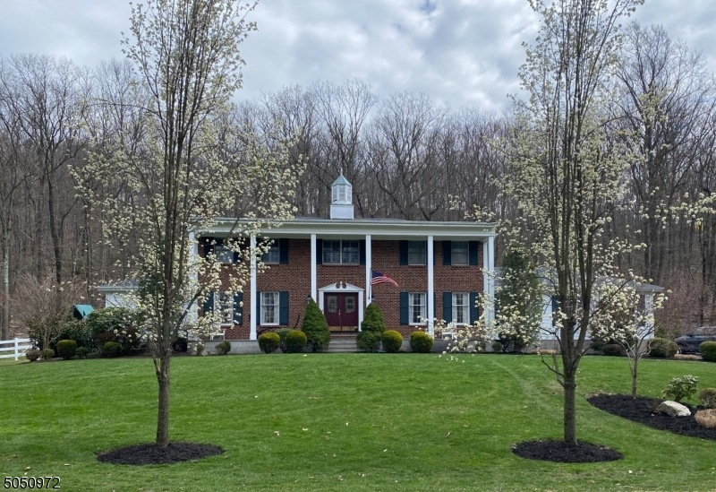 464 Laurel Ln, Kinnelon, NJ 07405 - photo 1