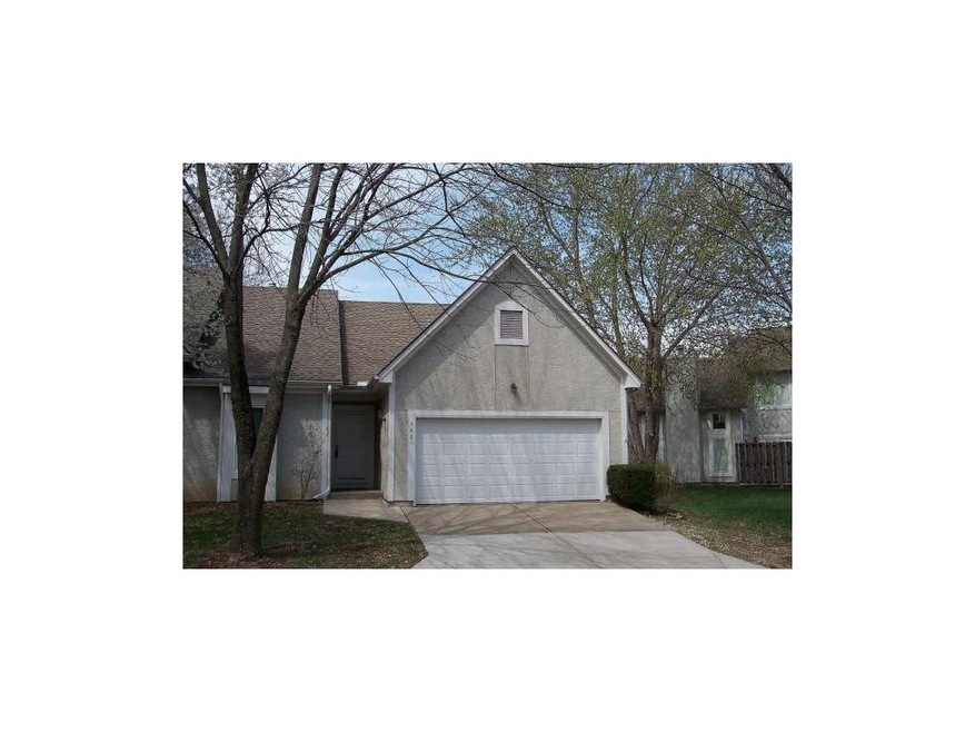 5821 Park Cir, Shawnee, KS 66216 - photo 1
