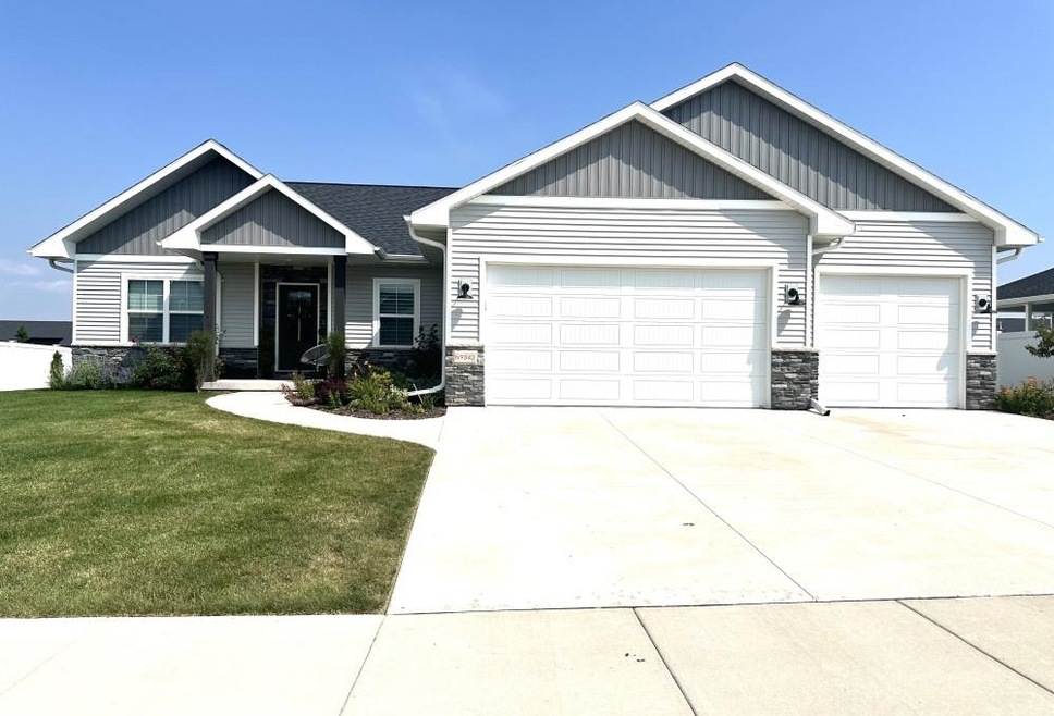 N9340 Mulholland Ln, Appleton, WI 54915 - photo 1