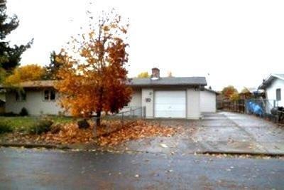 735 S 5th St, Central Point, OR 97502 - photo 1