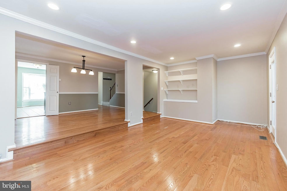 10110 Walnut Wood Ct, Burke, VA 22015 - photo 1