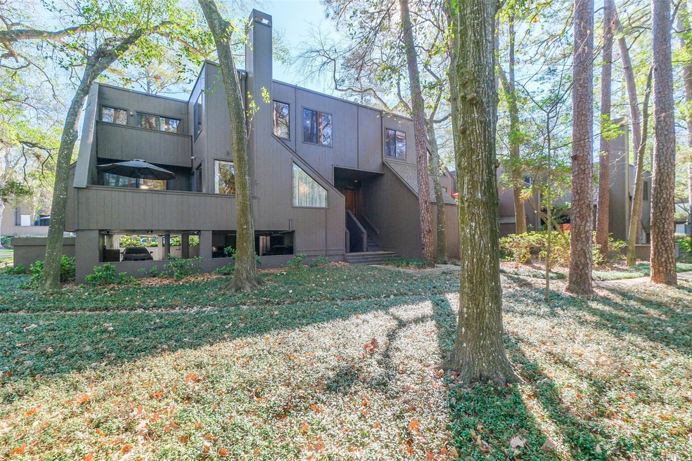 289 Litchfield Ln unit 50, Houston, TX 77024 - photo 1