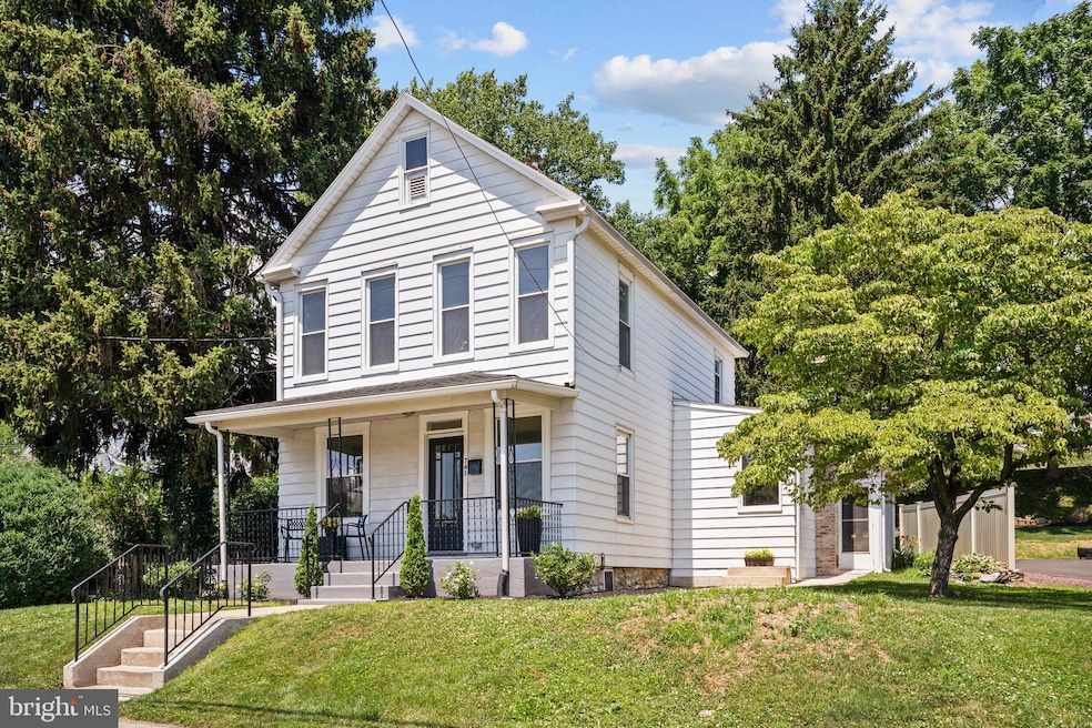 741 Walnut St, Lemoyne, PA 17043 - photo 1