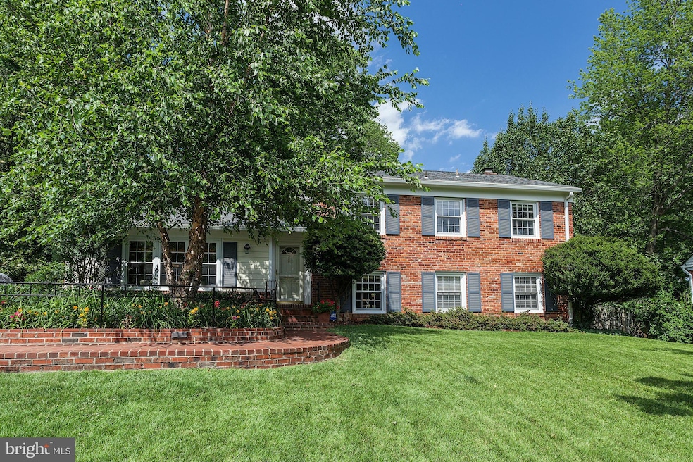 2427 Lexington Rd, Falls Church, VA 22043 - photo 1