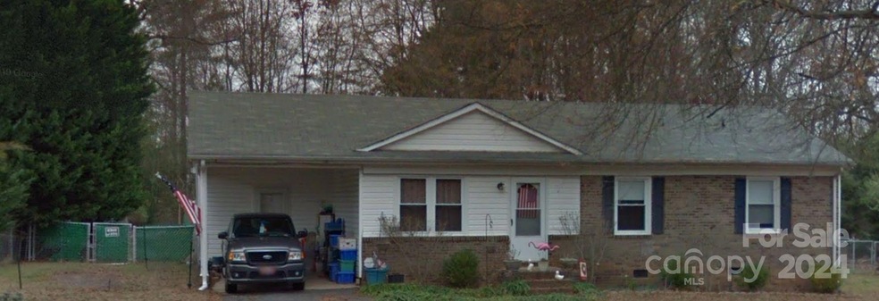 1004 Holly Hills Dr, Gastonia, NC 28052 - photo 1