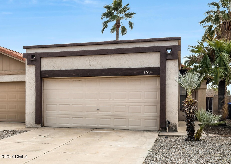 1167 W Laredo St-1