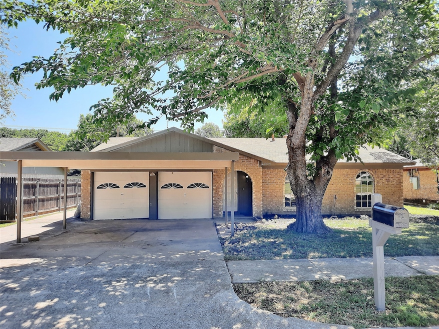 6804 Echo Hill Dr, Watauga, TX 76148 - photo 1