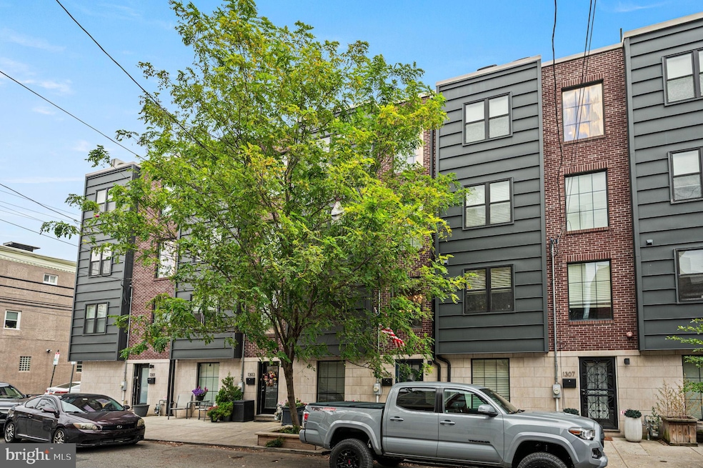 1305 S 2nd St, Philadelphia, PA 19147 - photo 1