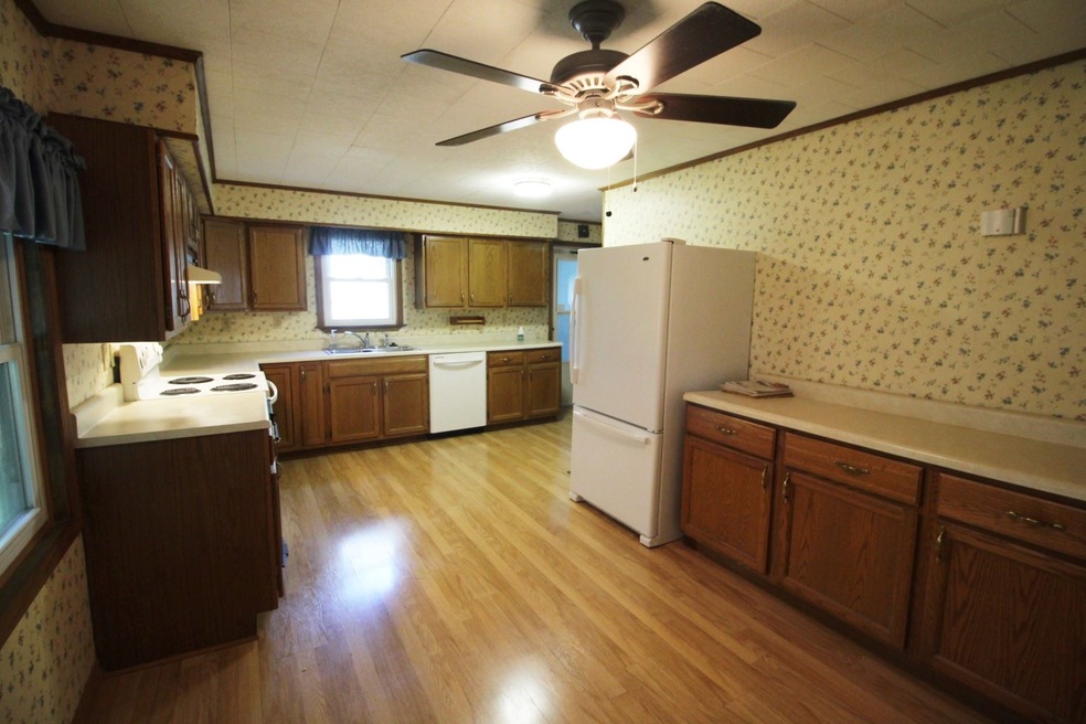 103 E 2nd St, Converse, IN 46919 - photo 1