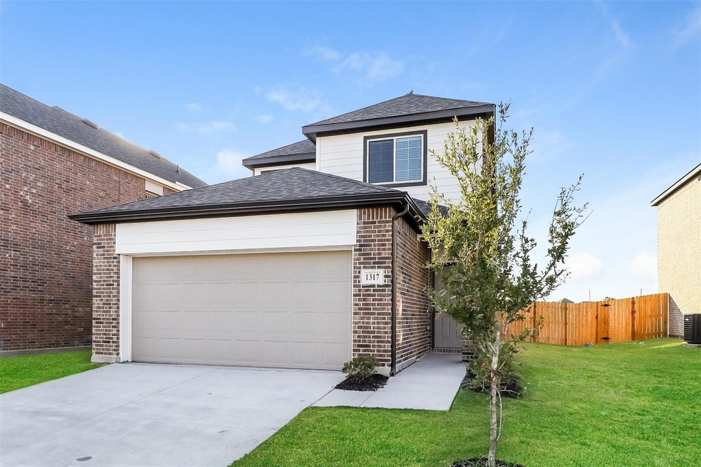 1317 Jonah Ln, Ennis, TX 75119 - photo 1