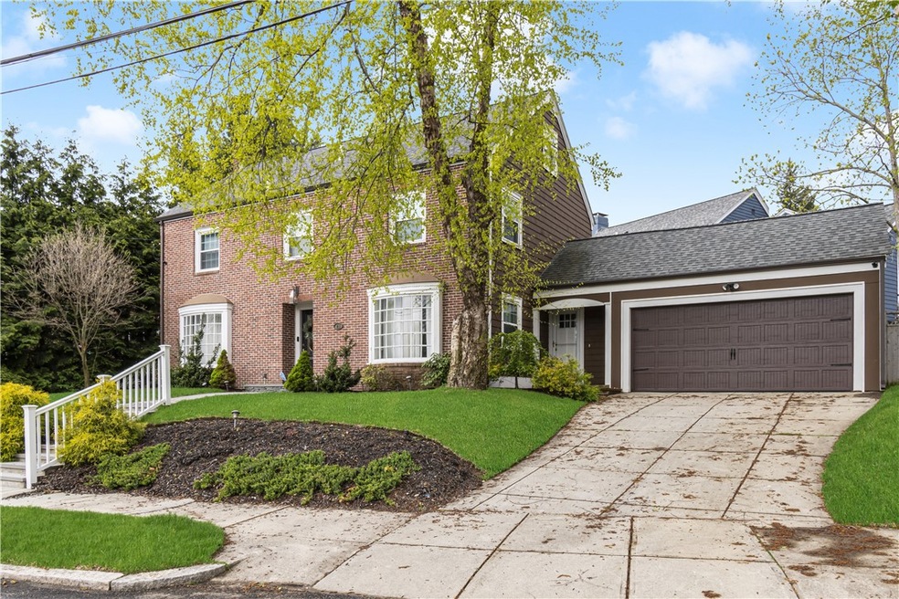 21 Dryden Ave, Pawtucket, RI 02860 - photo 1