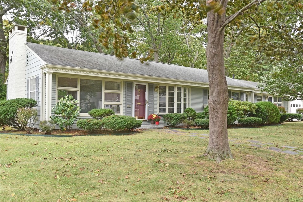 90 Lancaster Ave, Warwick, RI 02886 - photo 1