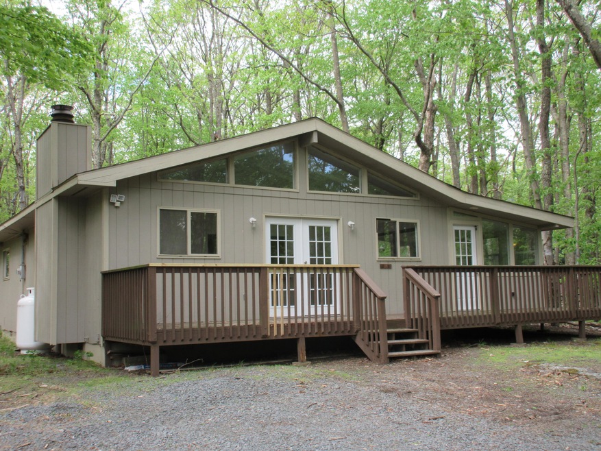 109 Canoe Brook Dr, Hawley, PA 18428 - photo 1