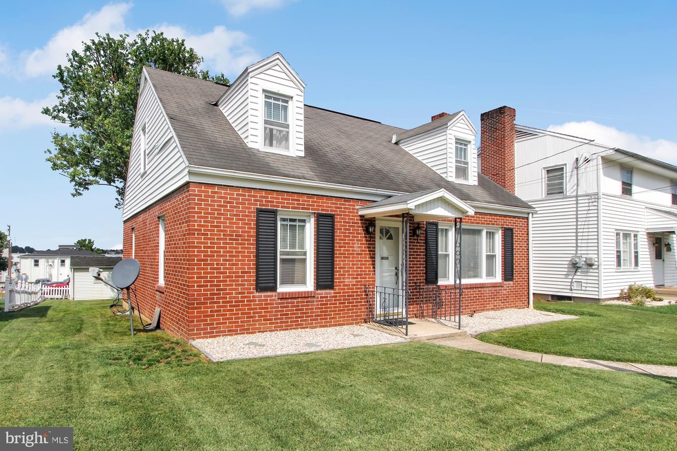208 Harrison Ave, Waynesboro, PA 17268 - photo 1