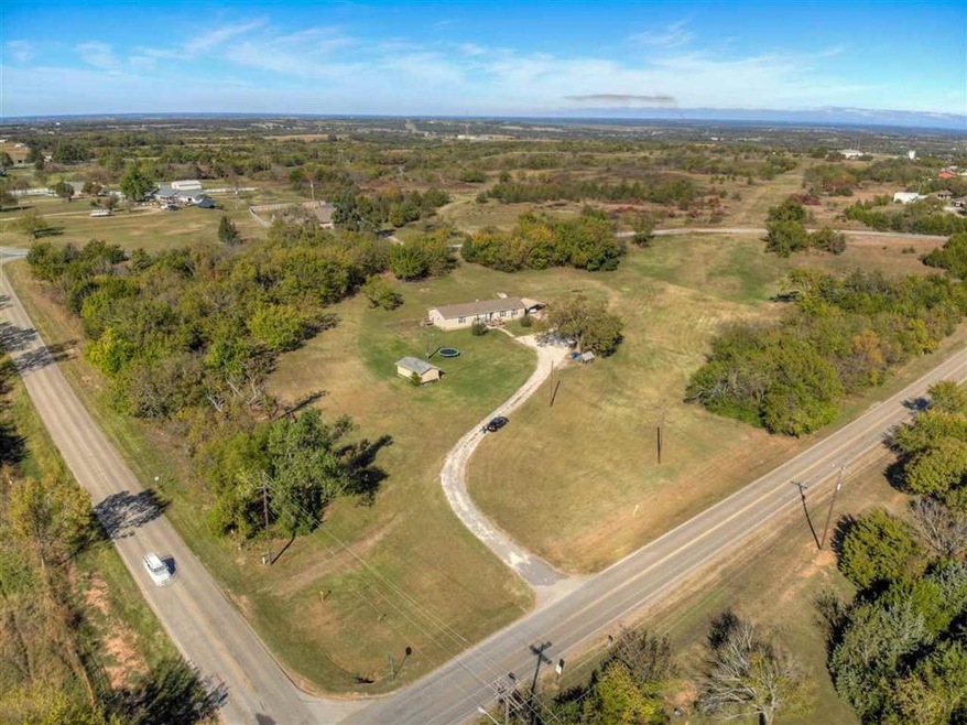 921 S Kings Hwy, Cushing, OK 74023 - photo 1