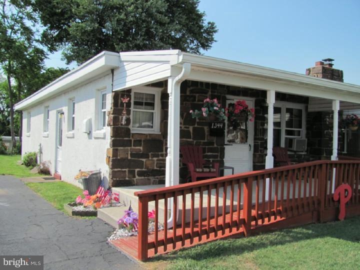 1344 Midland Rd, Conshohocken, PA 19428 - photo 1