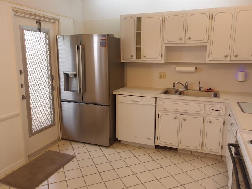 Plantation Terrace unit 309, Plantation, FL 33317 - photo 1