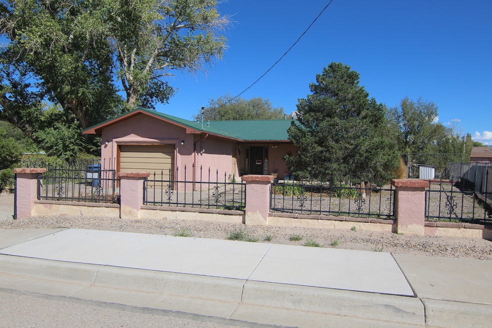 652 Helen Cir, Los Lunas, NM 87031 - photo 1