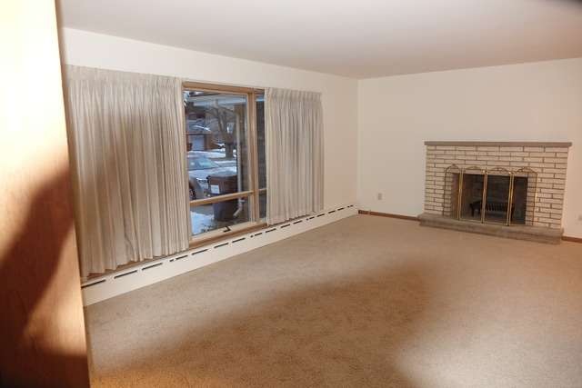 713 S Sumac Ave, Waukegan, IL 60085 - photo 1