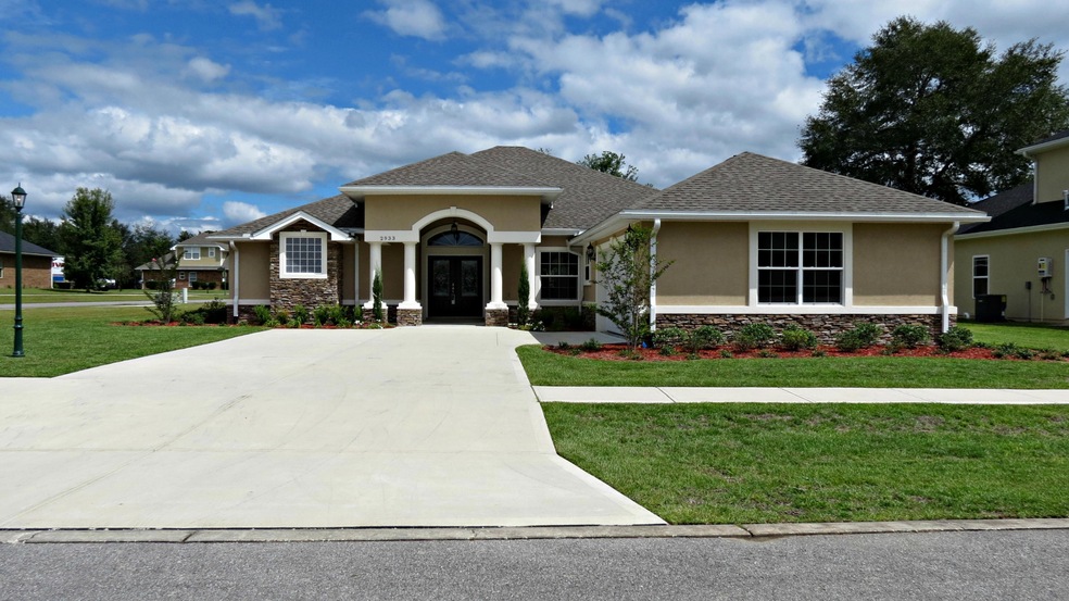 Welcome to 2933 Chancel Avenue