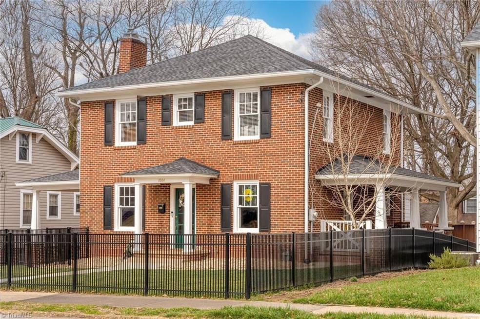 Completely fenced yard!