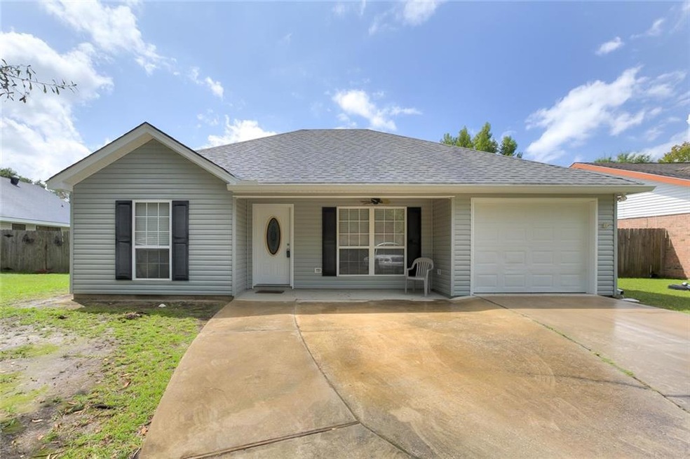 Don't miss this great 3 bedroom home with one car