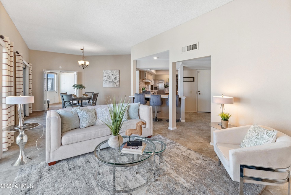 10558 W Pineaire Dr, Sun City, AZ 85351 - photo 1