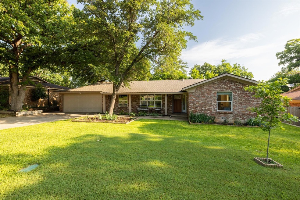 708 Edgehill Dr, Hurst, TX 76053 - photo 1