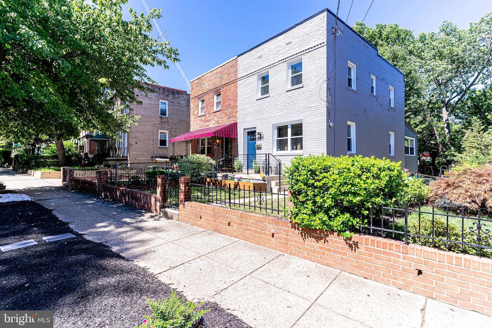 514 45th St NE, Washington, DC 20019 - photo 1