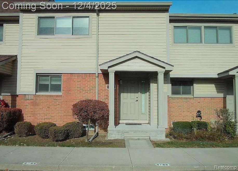 3733 Old Creek Rd, Troy, MI 48084 - photo 1