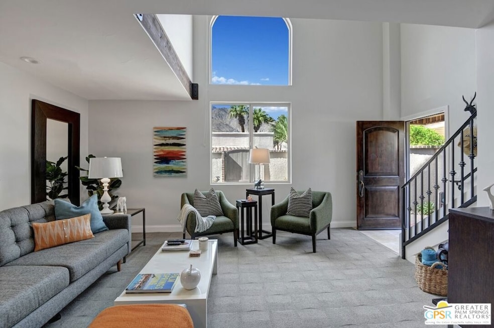 400 N Avenida Caballeros unit 10, Palm Springs, CA 92262 - photo 1